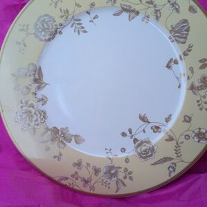 Villeroy & Boch Cream and Gold Floral Rim Porcelain Dinner Plate Discontinued